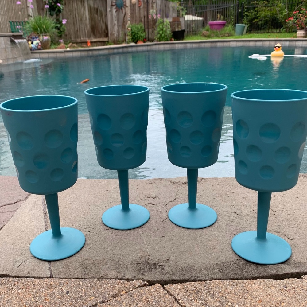 Reusable Poolside Wine Drink Glasses Dots MCM Teal Robin’s Egg Blue New